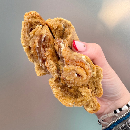 Stuffed Cinnamon Roll Cookie image 0